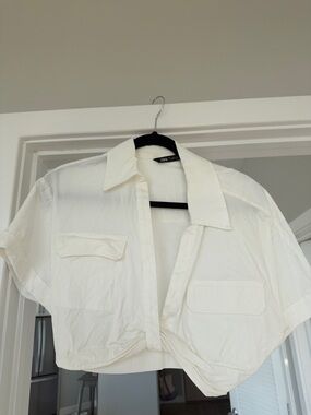 Zara Cream Cropped Button-Up Shirt with Patch Pockets